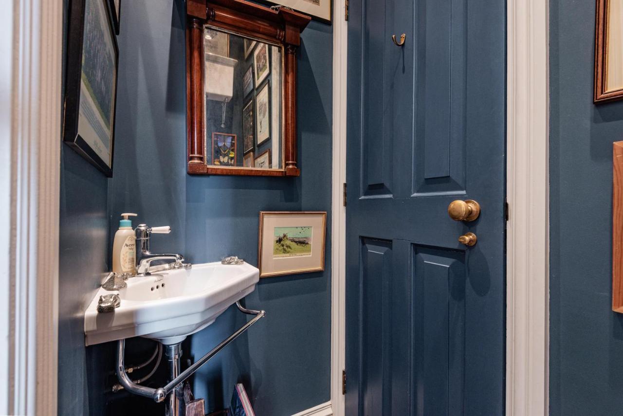 Charming Pimlico Home Close To The River Thames By Underthedoormat 런던 외부 사진