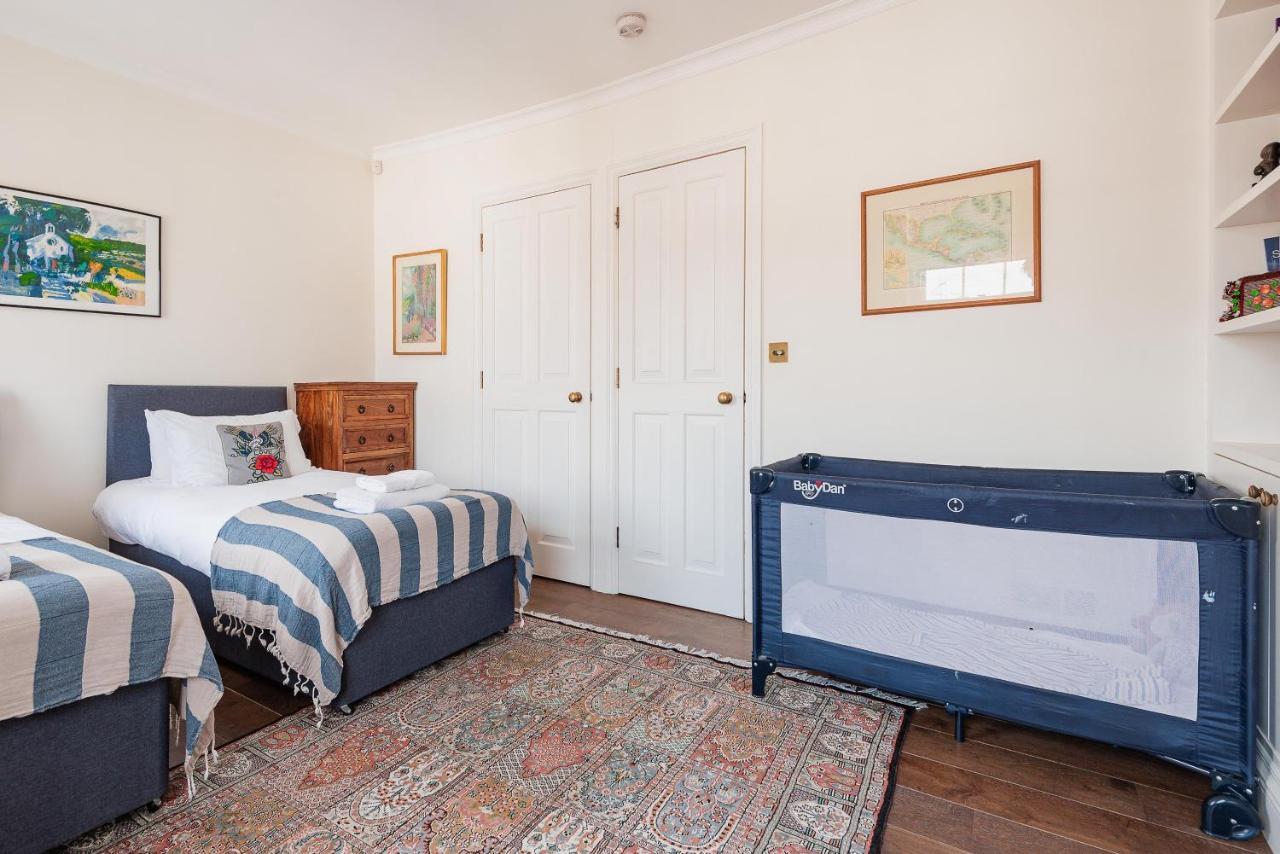 Charming Pimlico Home Close To The River Thames By Underthedoormat 런던 외부 사진